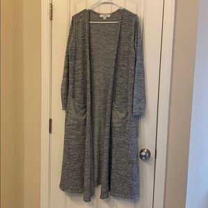 EUC LuLaRoe Grey Heatheres Sarah - M